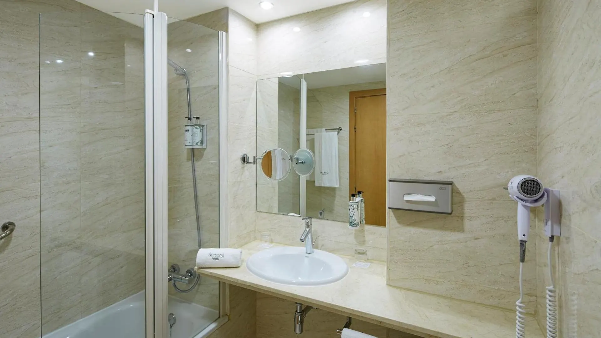 *** Hotel Sercotel Porta Barcelona Sant Just Desvern España